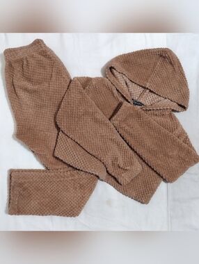 Love University Cozy Plush Teddy Loungewear Set Hooded Swearshirt, Joggers Pants